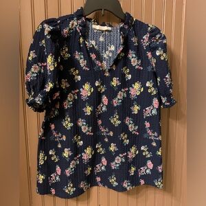 Navy short puff sleeve Floral v-neck Top LOFT. Waffle Material
